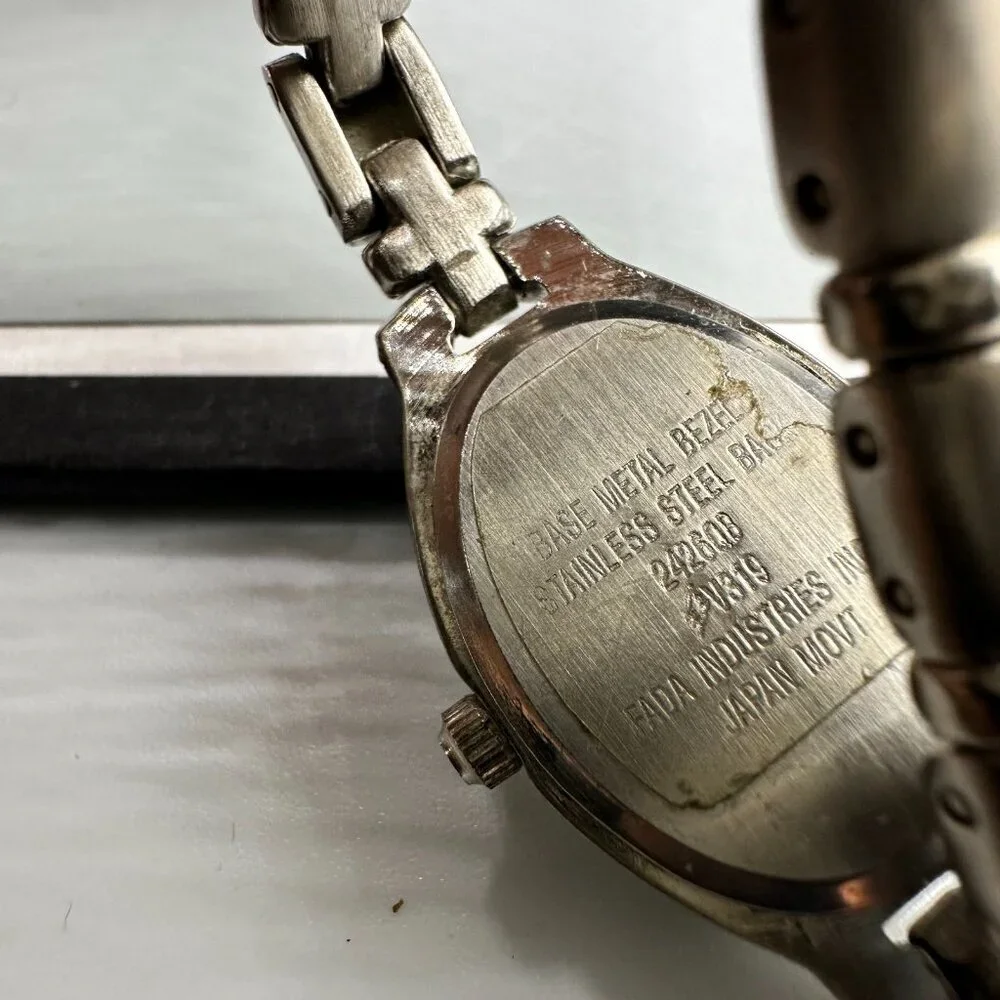 3/$30 Gloria Vanderbilt Watch Women Silver Tone Link Bracelet New Battery 7